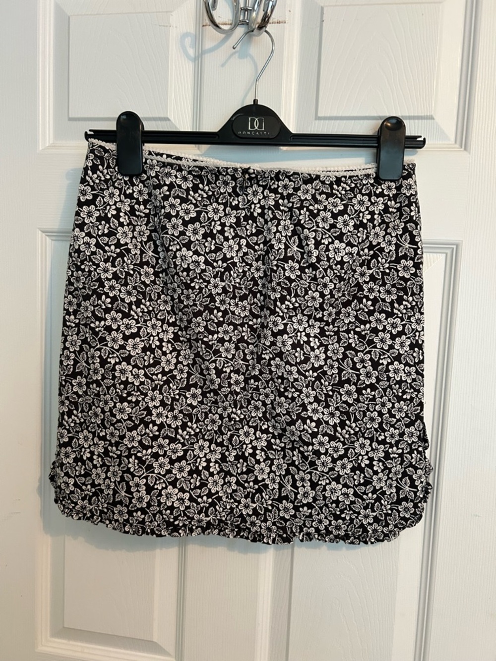 Ralph Lauren Vintage Black & White Floral Mini Skirt - Picture 5 of 6